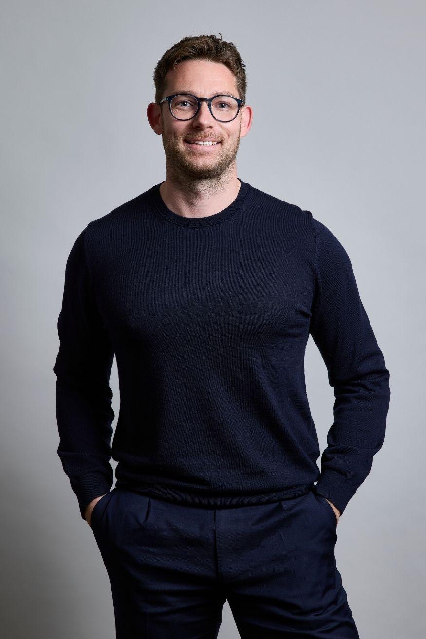 Oliver Ingles agent image