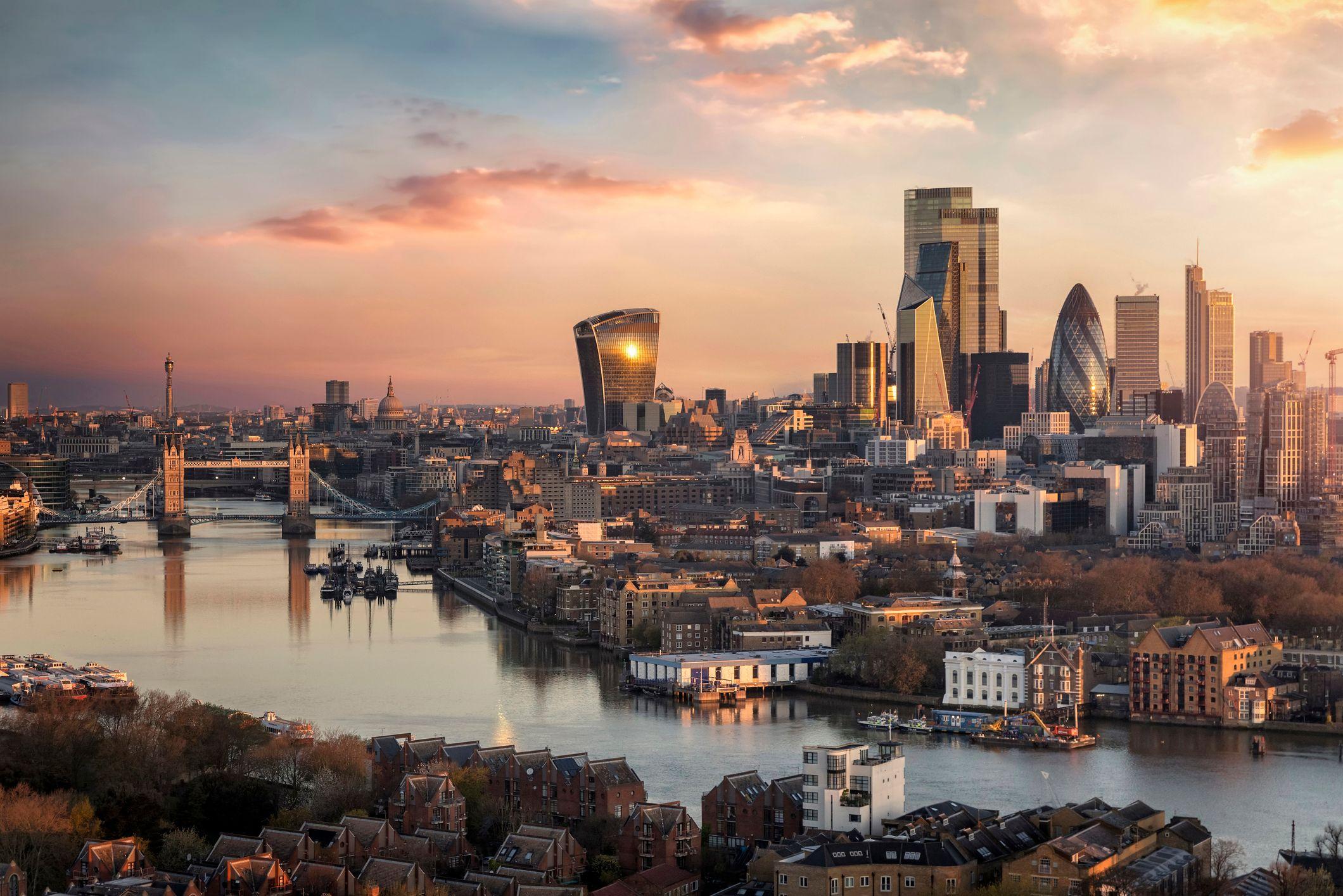 The Complete Guide to Buying Property in London image
